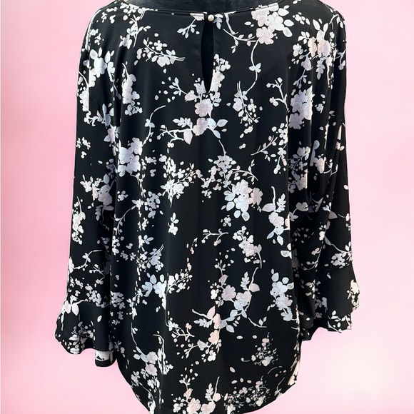 Karl Lagerfeld Floral Tunic, Size 1X (XL) - Picture 2 of 5